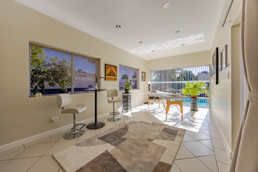 5 Bedroom Property for Sale in Milnerton Central Western Cape